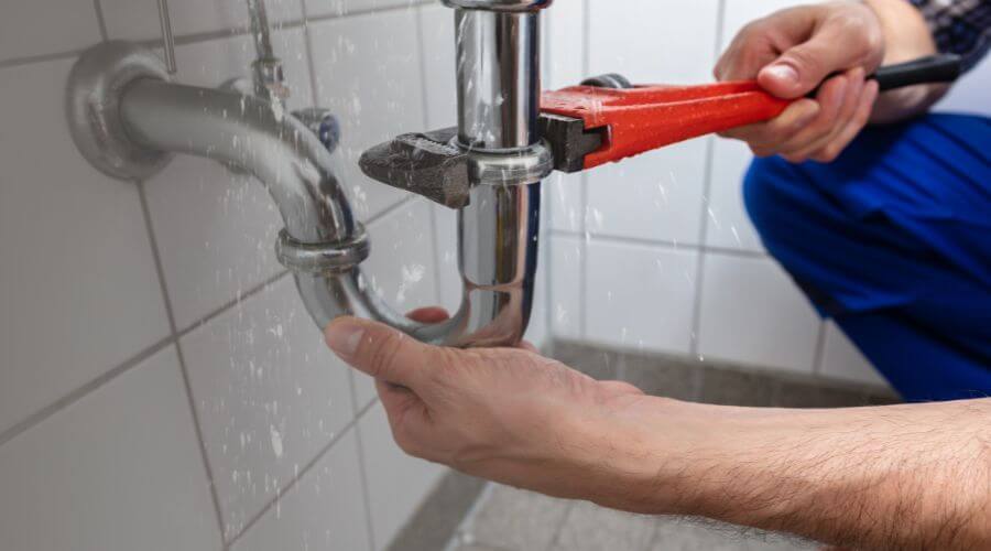 Expert burst pipe repair services in Karlsruhe, ND